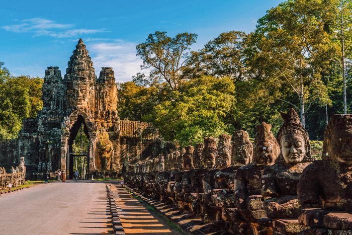 Shore excursions and activities on Lan Diep